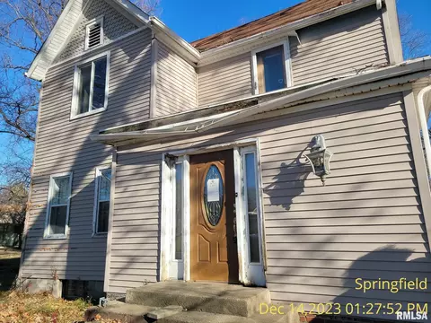 702 N 13th St, Springfield, IL 62702 photo 4