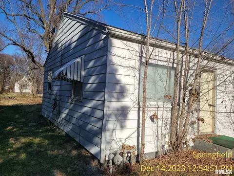 2265 E Laurel St, Springfield, IL 62703 photo 4