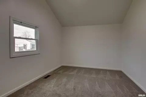 2033 Cherry St, Quincy, IL 62301 photo 12