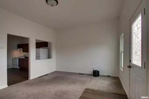2033 Cherry St, Quincy, IL 62301 photo 4