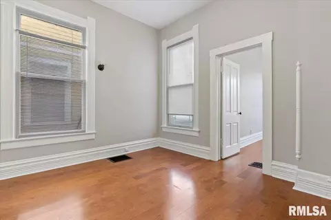 1115 N 5th St, Springfield, IL 62702 photo 11