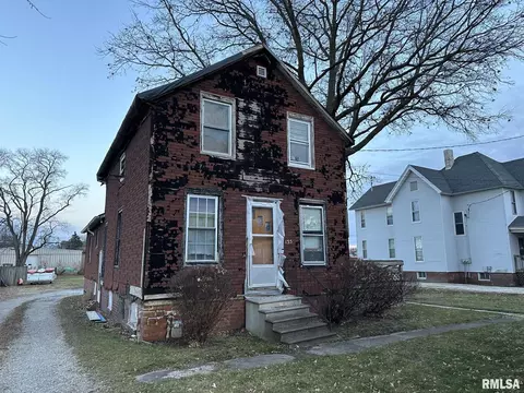 135 N Seminary St, Galesburg, IL 61401