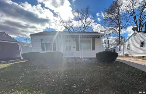 40 Lilac Ln, Springfield, IL 62702