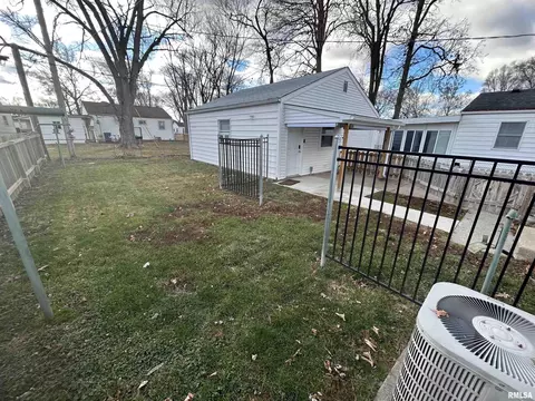40 Lilac Ln, Springfield, IL 62702 photo 3