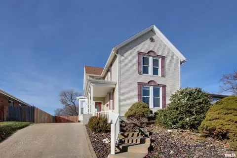 728 S 18th St, Quincy, IL 62301