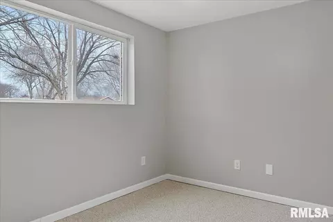 240 Saxon Dr, Springfield, IL 62704 photo 16