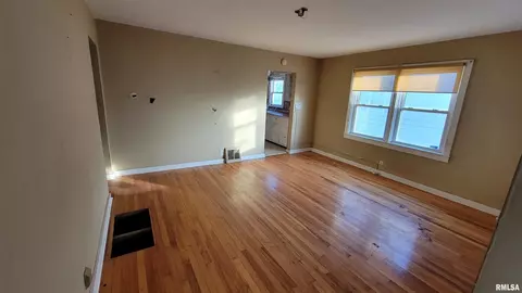 2206 S 12th St, Springfield, IL 62703 photo 5