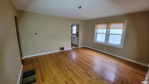 2206 S 12th St, Springfield, IL 62703 photo 13