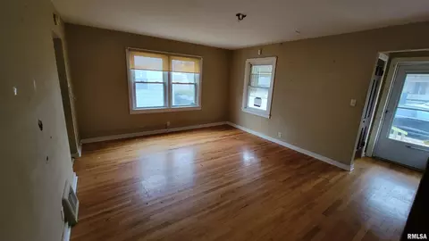 2206 S 12th St, Springfield, IL 62703 photo 14