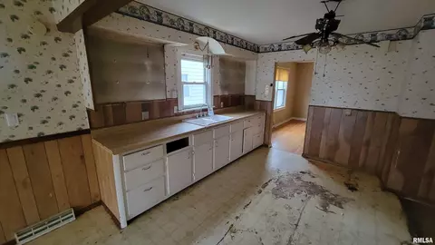 2206 S 12th St, Springfield, IL 62703 photo 16