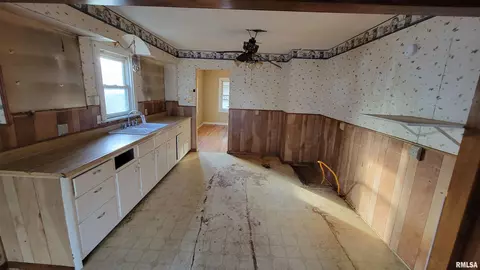 2206 S 12th St, Springfield, IL 62703 photo 12