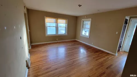 2206 S 12th St, Springfield, IL 62703 photo 6