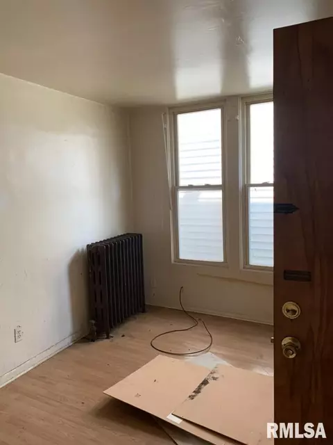 913 S 8th St, Springfield, IL 62703 photo 5