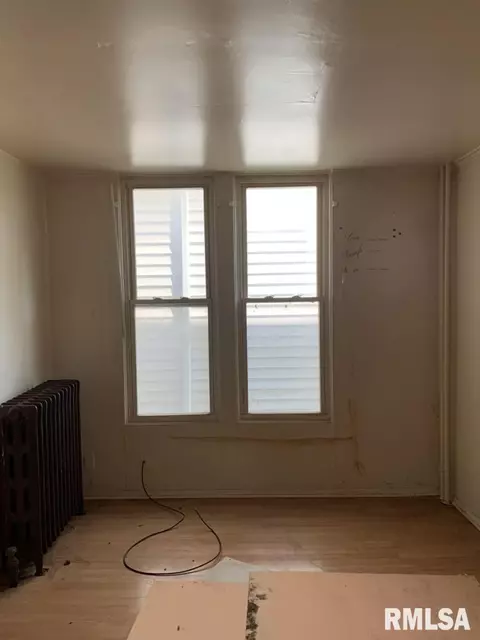 913 S 8th St, Springfield, IL 62703 photo 6