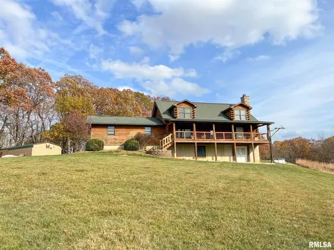10466 Hacke Rd, Plainview, IL 62685 photo 2