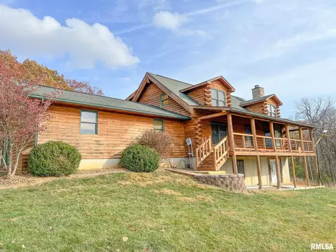 10466 Hacke Rd, Plainview, IL 62685 photo 3
