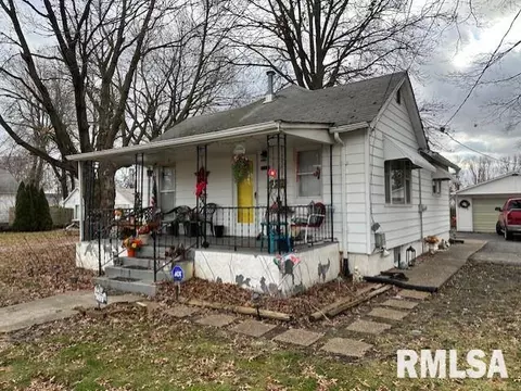233 E Dunlap St, Jacksonville, IL 62650