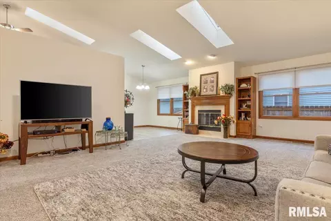 6325 Hayley Ct, Springfield, IL 62703 photo 11