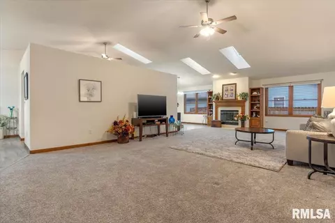 6325 Hayley Ct, Springfield, IL 62703 photo 7