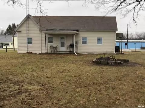 301 Noble St, Woodson, IL 62695
