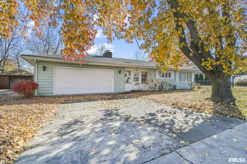900 N Bruns Ln, Springfield, IL 62702