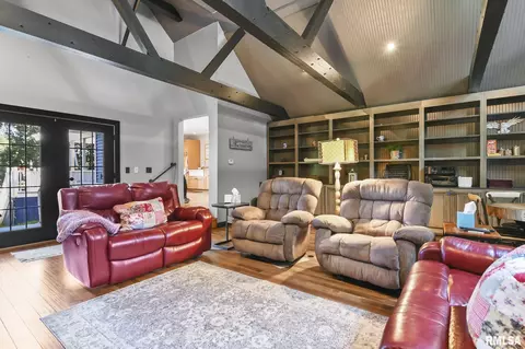 Living - 42 Hazel Dell Ln, Springfield, IL 62712 photo 7 of 9