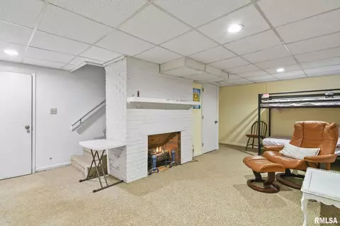 Living - 42 Hazel Dell Ln, Springfield, IL 62712 photo 9 of 9