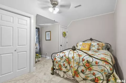 Bedroom - 42 Hazel Dell Ln, Springfield, IL 62712 photo 4 of 8