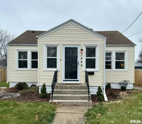 1444 S Seminary St, Galesburg, IL 61401
