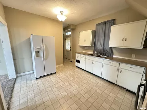 104 E School St, Camp Point, IL 62320 photo 8