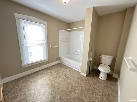 104 E School St, Camp Point, IL 62320 photo 15