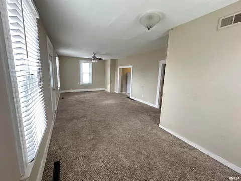 104 E School St, Camp Point, IL 62320 photo 3