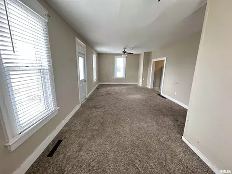 104 E School St, Camp Point, IL 62320 photo 5