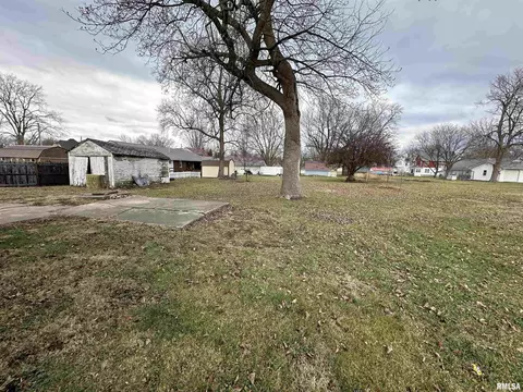 104 E School St, Camp Point, IL 62320 photo 27