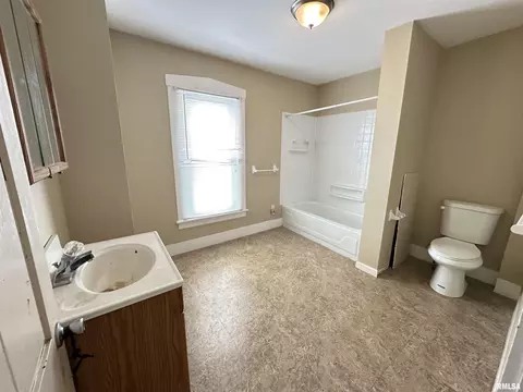 104 E School St, Camp Point, IL 62320 photo 14