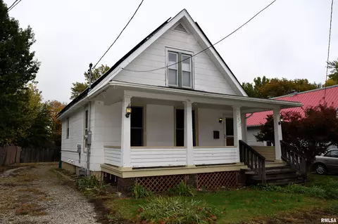 553 W Grove St, Galesburg, IL 61401