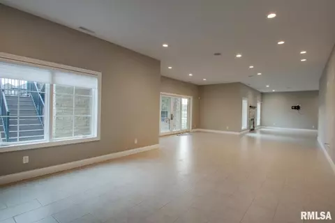 600 Long Dr, Quincy, IL 62305 photo 8