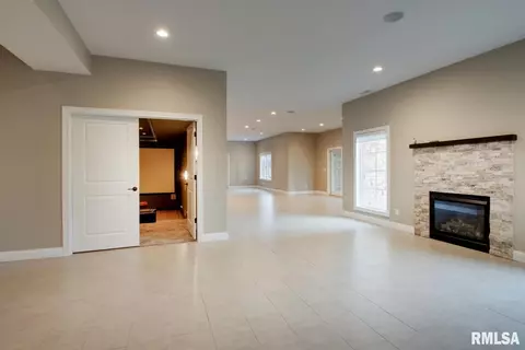 600 Long Dr, Quincy, IL 62305 photo 7