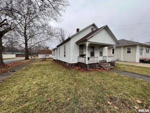 803 N Kankakee St, Lincoln, IL 62656