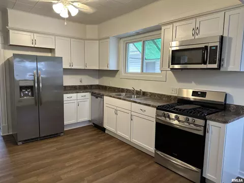 1515 E Keys St, Springfield, IL 62702 photo 6