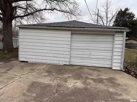 1515 E Keys St, Springfield, IL 62702 photo 3