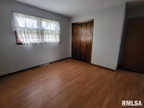 404 Jared St, Abingdon, IL 61410 photo 8