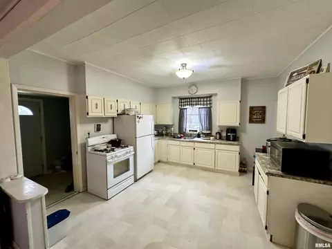 1109 E 5th St, Beardstown, IL 62618 photo 16