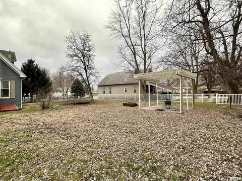 1109 E 5th St, Beardstown, IL 62618 photo 33