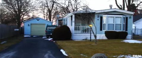 606 Nora St, Farmersville, IL 62533
