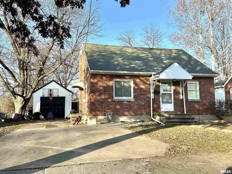 2235 Spruce St, Quincy, IL 62301