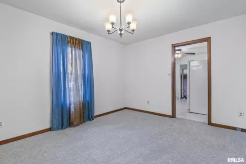 3253 S 6th St, Springfield, IL 62703 photo 9