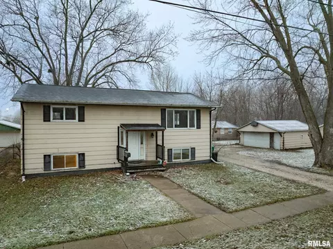 1276 S Kellogg St, Galesburg, IL 61401