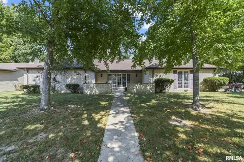 2817 White Plains Ct, Springfield, IL 62704