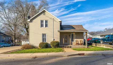 561 S Elm St, Lincoln, IL 62656